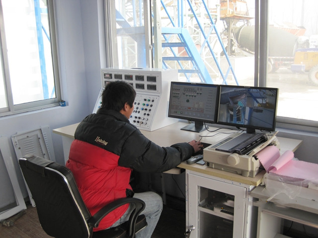 混凝(ning)土攪拌(bàn)站水泥(ní)倉和控(kong)制系統(tǒng)的維護(hu)和保養(yǎng)